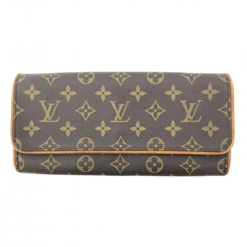 Louis Vuitton bags for photographersLOUIS VUITTON Twin Clutch Bag