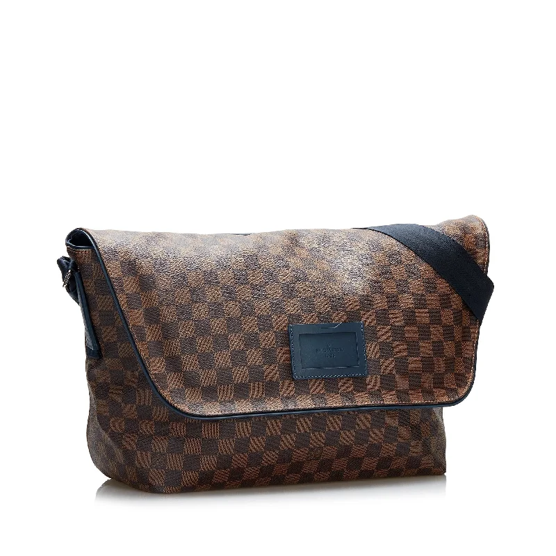 Louis Vuitton bags for minimalistic stylesLouis Vuitton Sprinter MM Damier Ebene Canvas