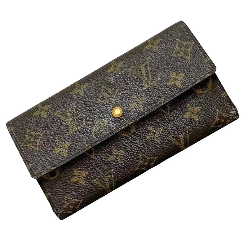 Louis Vuitton bags for pet ownersLOUIS VUITTON Portefeuille Sarah Wallet