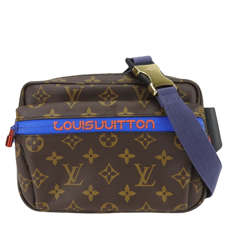 Louis Vuitton bags for interior designersLOUIS VUITTON Outdoor Clutch Bag