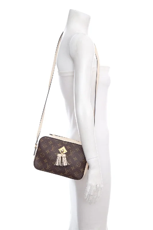 Louis Vuitton bags for equestriansLouis Vuitton Saintonge Cream & Brown Monogram Handbag