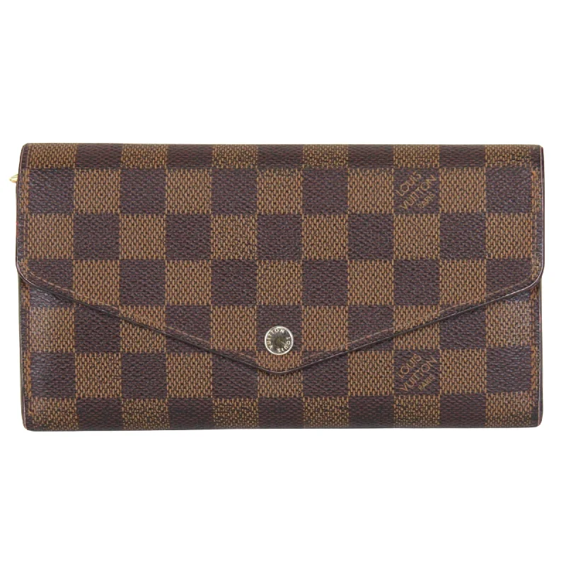 Louis Vuitton bags for stay - at - home momsLOUIS VUITTON Portefeuille Sarah Wallet